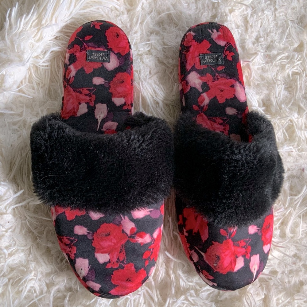 Victorias Secret Satin Slippers fur trim